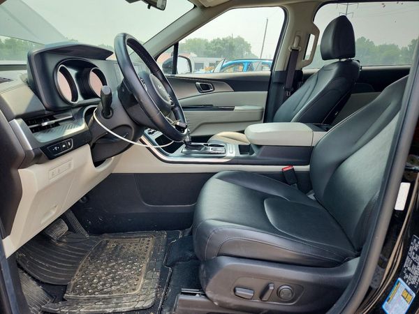 2022 KIA CARNIVAL LX, LX Seat Package