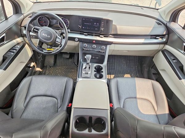 2022 KIA CARNIVAL LX, LX Seat Package