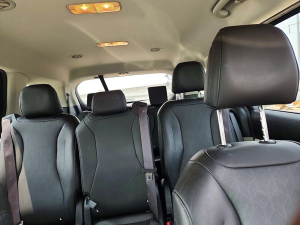 2022 KIA CARNIVAL LX, LX Seat Package