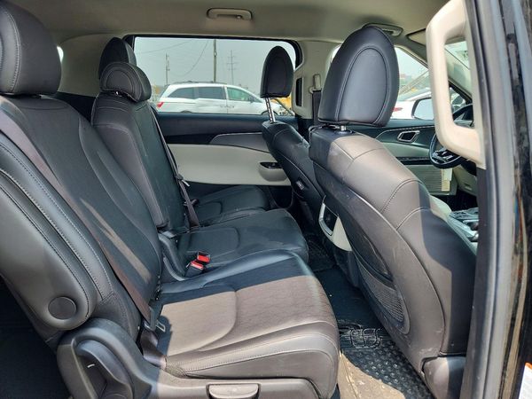 2022 KIA CARNIVAL LX, LX Seat Package
