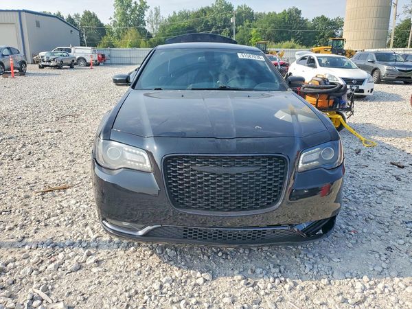 2016 CHRYSLER 300