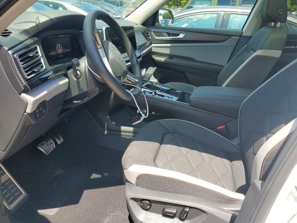2026 VOLKSWAGEN ATLAS 4Motion Peak Edition SE
