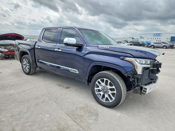 2025 TOYOTA TUNDRA