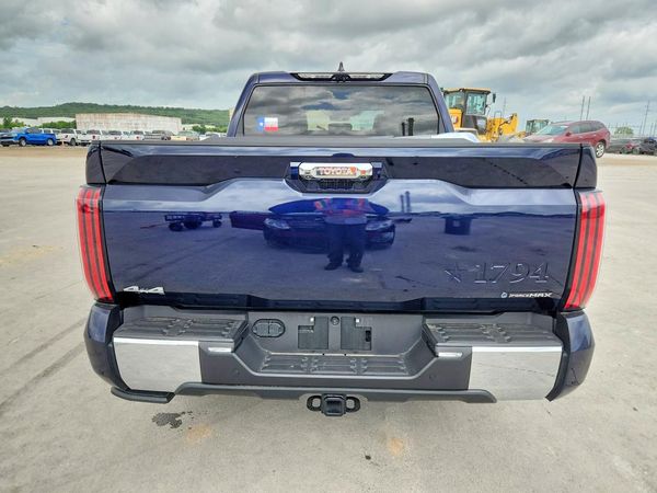 2025 TOYOTA TUNDRA