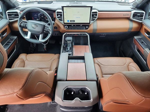 2025 TOYOTA TUNDRA