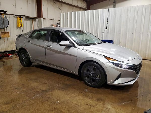 2022 HYUNDAI ELANTRA