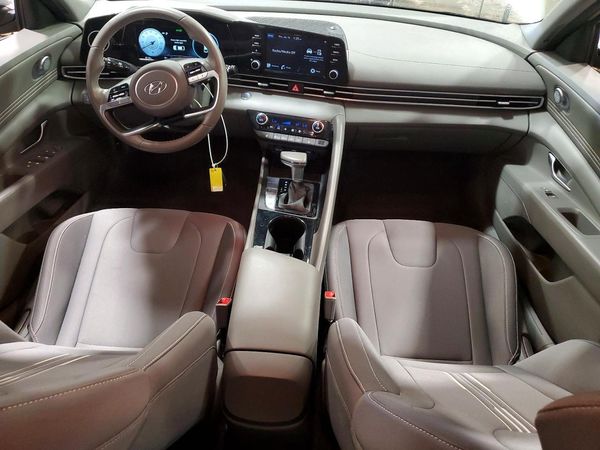 2022 HYUNDAI ELANTRA