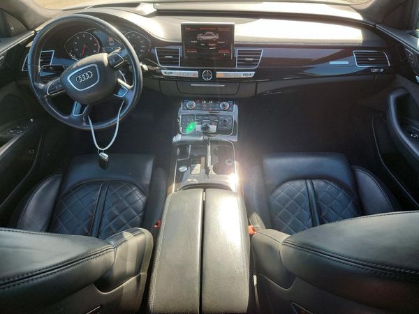 2017 AUDI A8 quattro L