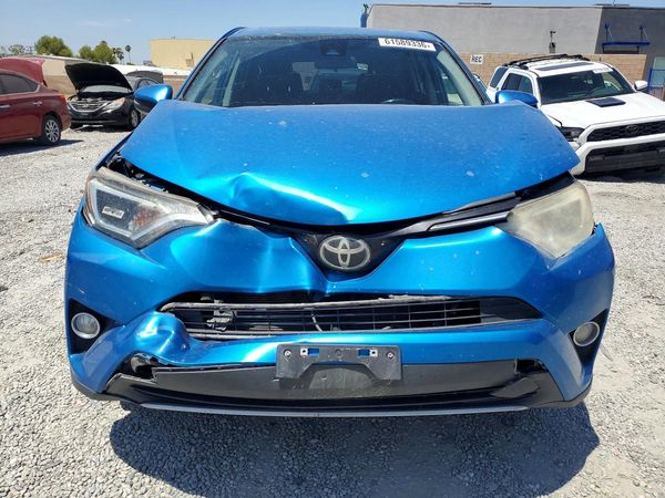2018 TOYOTA RAV4 Adventure/XLE