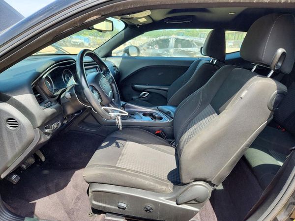 2016 DODGE CHALLENGER SXT