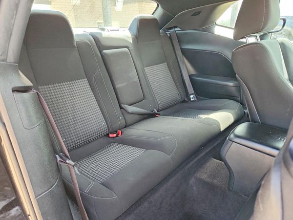 2016 DODGE CHALLENGER SXT