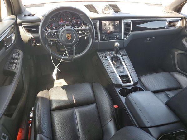 2017 PORSCHE MACAN