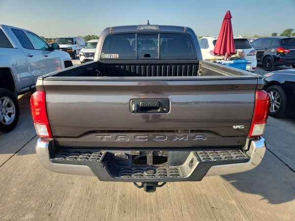 2017 TOYOTA TACOMA
