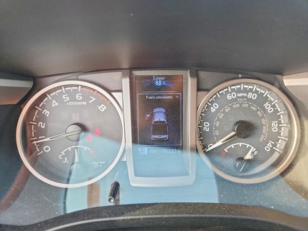 2017 TOYOTA TACOMA