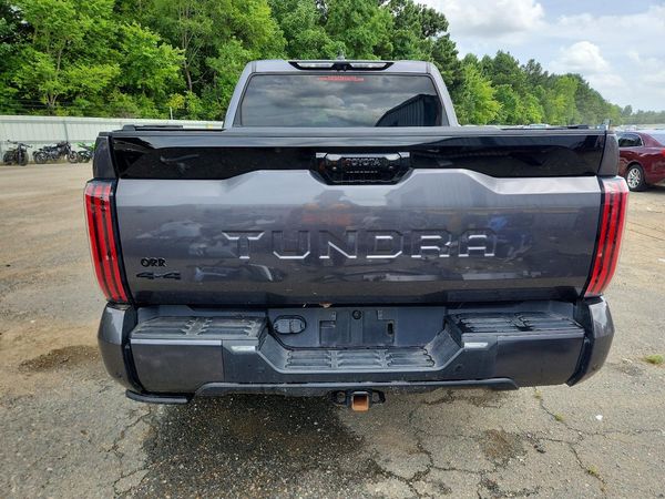 2024 TOYOTA TUNDRA Platinum