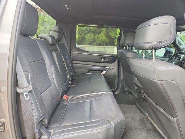 2024 TOYOTA TUNDRA Platinum