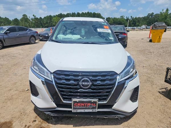 2024 NISSAN KICKS S