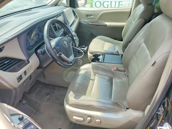 2015 TOYOTA SIENNA