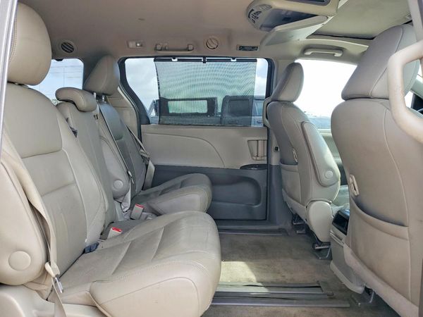 2015 TOYOTA SIENNA