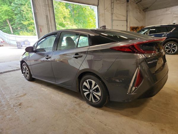 2018 TOYOTA PRIUS Plus/Premium/Advanced