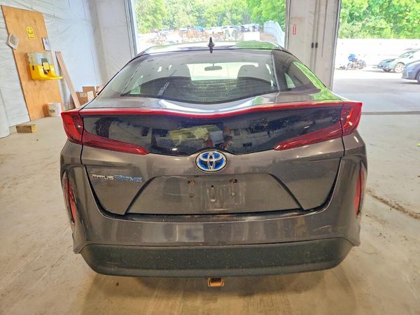 2018 TOYOTA PRIUS Plus/Premium/Advanced