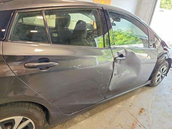 2018 TOYOTA PRIUS Plus/Premium/Advanced