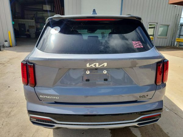 2023 KIA SORENTO S