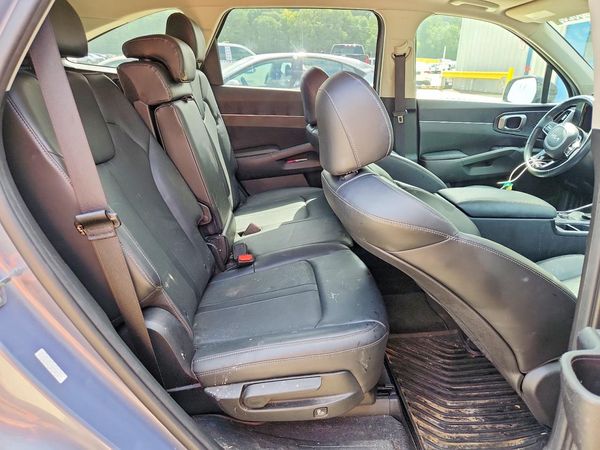 2023 KIA SORENTO S