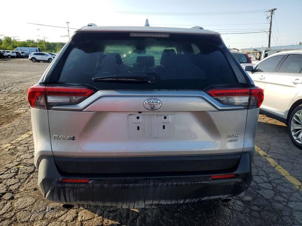 2019 TOYOTA RAV4