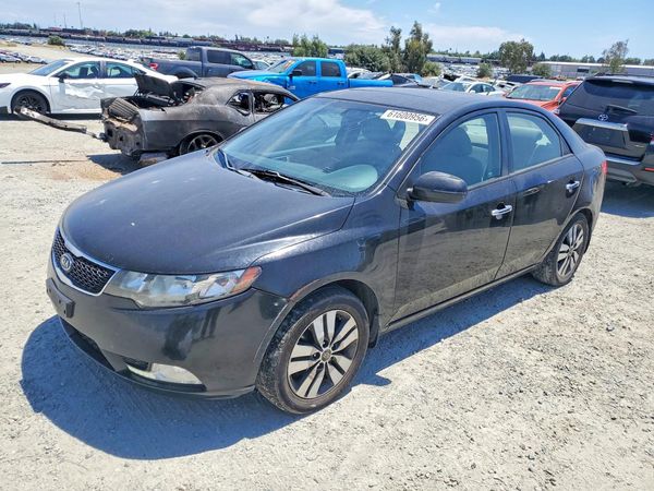2013 KIA FORTE