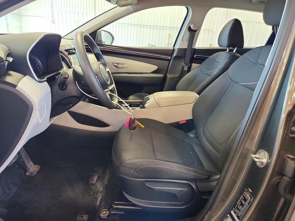2023 HYUNDAI TUCSON SE