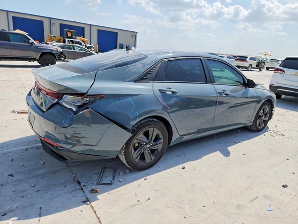 2022 HYUNDAI ELANTRA SEL