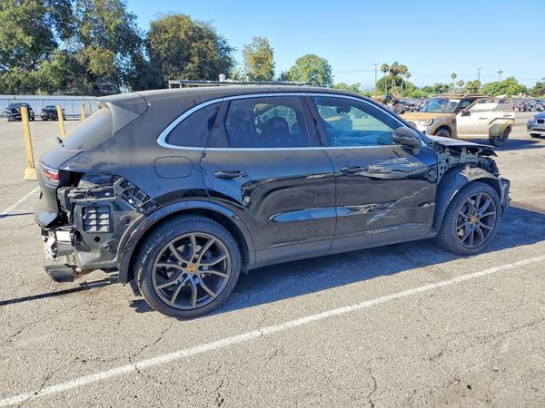 2023 PORSCHE CAYENNE