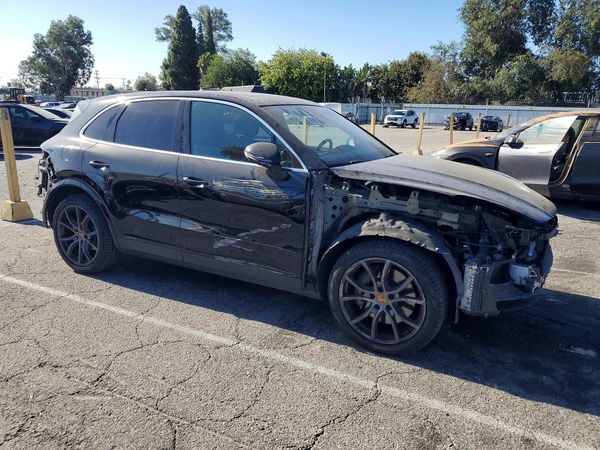 2023 PORSCHE CAYENNE