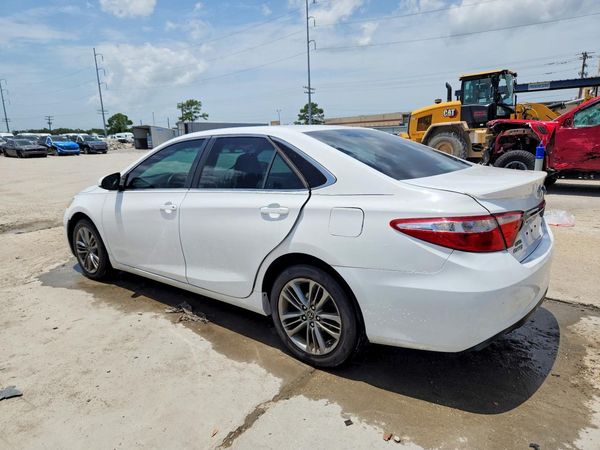 2016 TOYOTA CAMRY