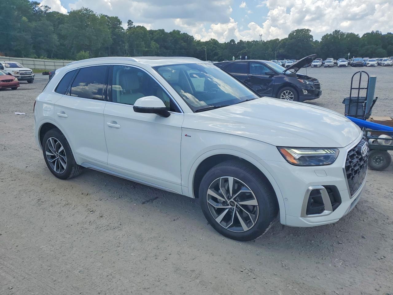 2023 AUDI Q5 S Line quattro Prestige