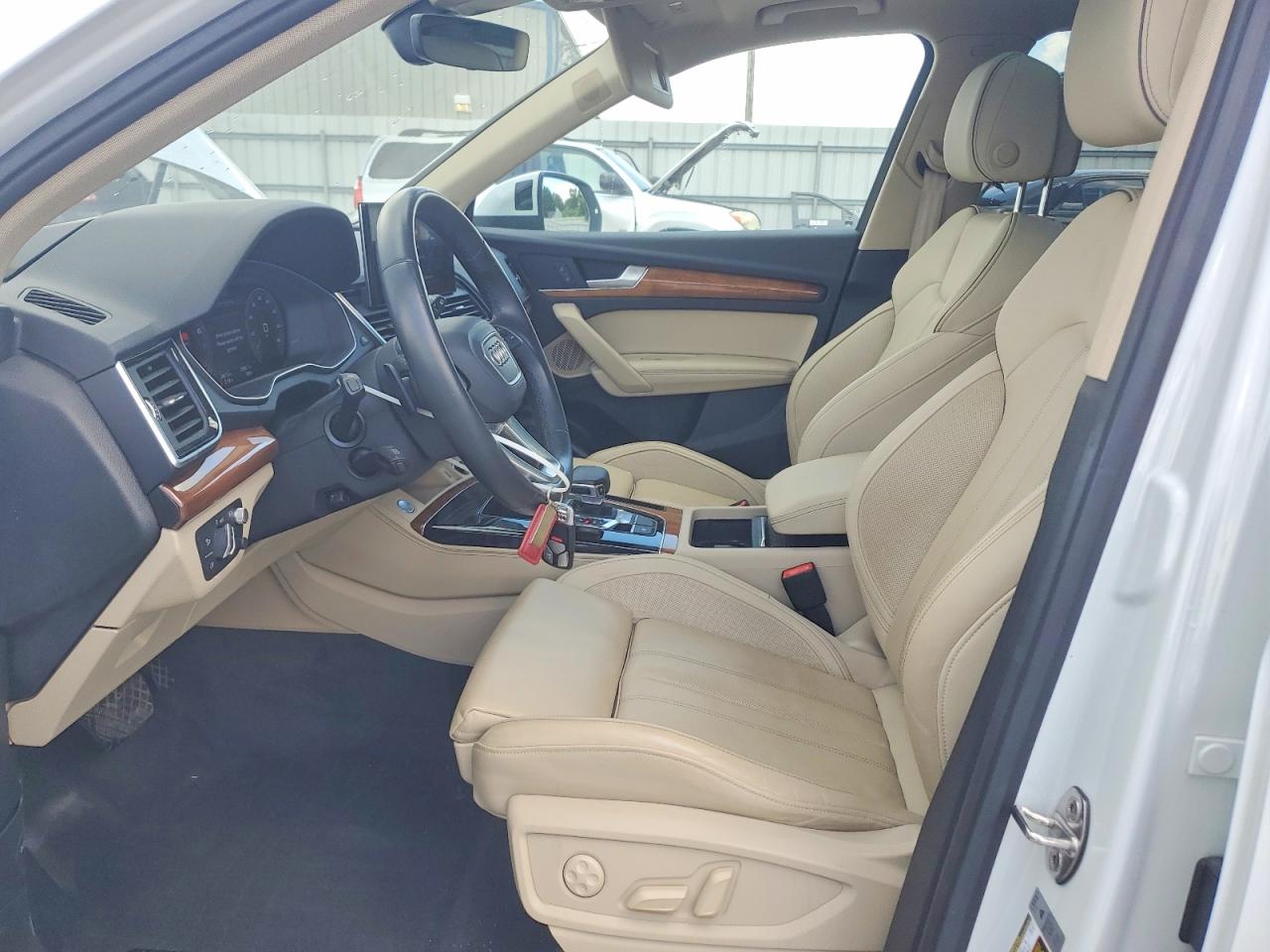 2023 AUDI Q5 S Line quattro Prestige