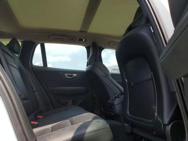 2019 VOLVO V60