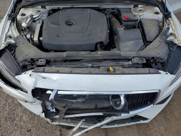 2019 VOLVO V60