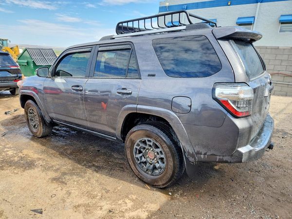 2023 TOYOTA 4RUNNER SR5