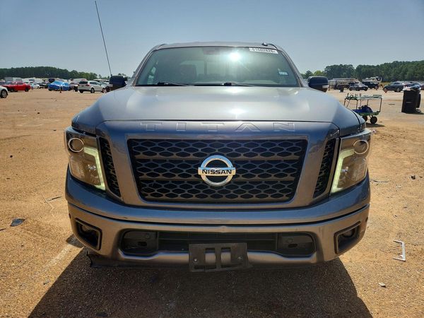 2018 NISSAN TITAN