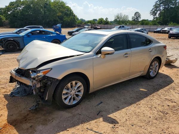 2015 LEXUS ES 300h