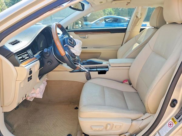 2015 LEXUS ES 300h