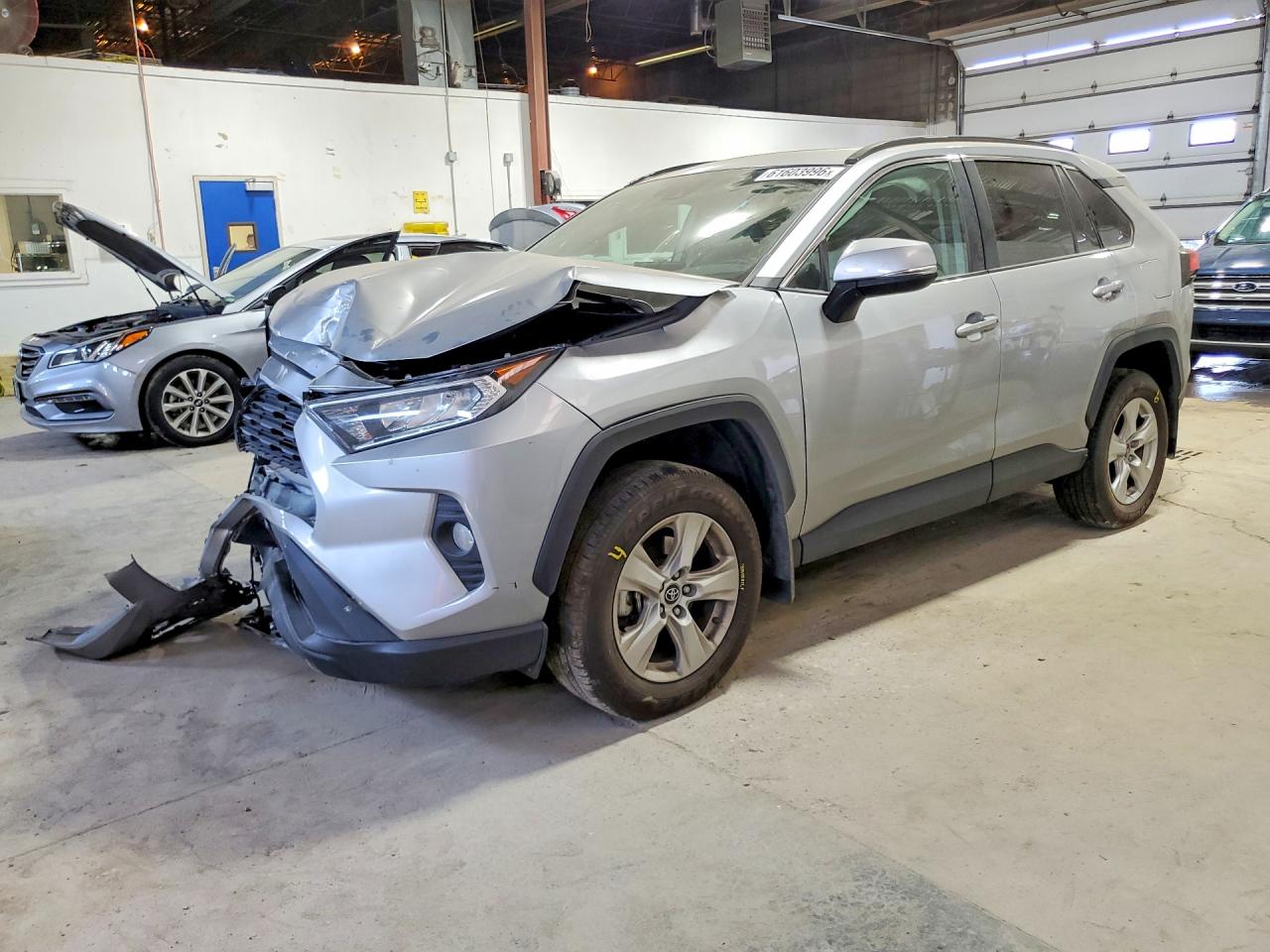 2019 TOYOTA RAV4 XLE / XLE Premium 4WD