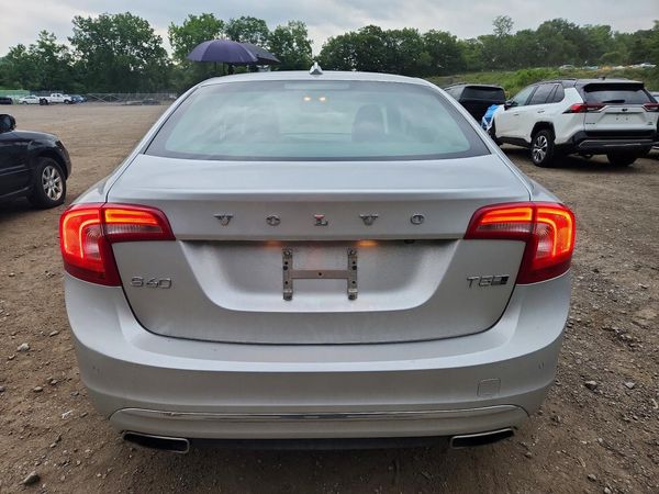 2018 VOLVO S60