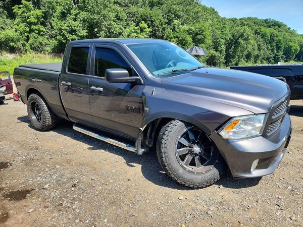 2014 RAM 1500 ST QUAD CAB 4X4