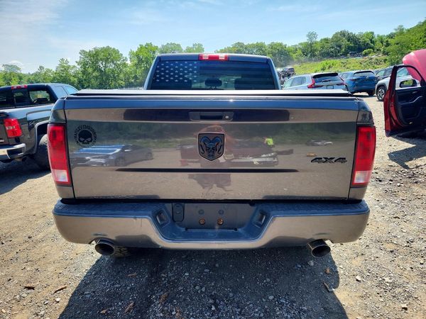 2014 RAM 1500 ST QUAD CAB 4X4