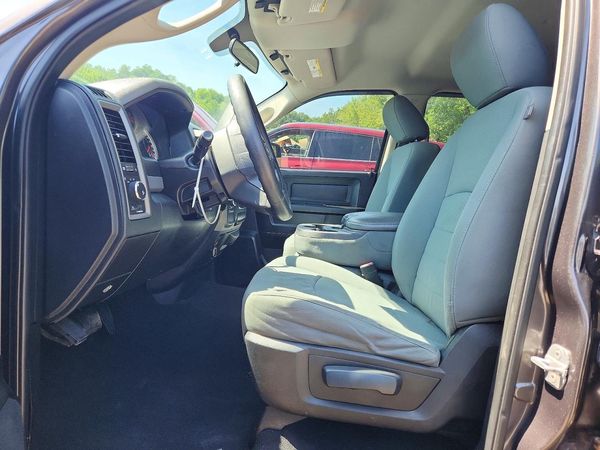 2014 RAM 1500 ST QUAD CAB 4X4