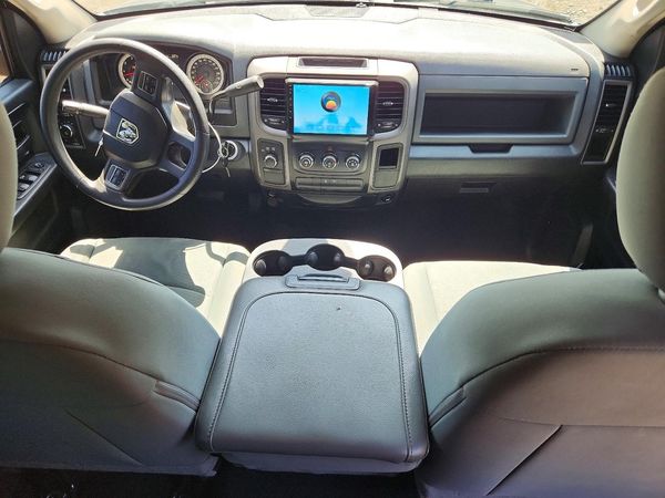 2014 RAM 1500 ST QUAD CAB 4X4