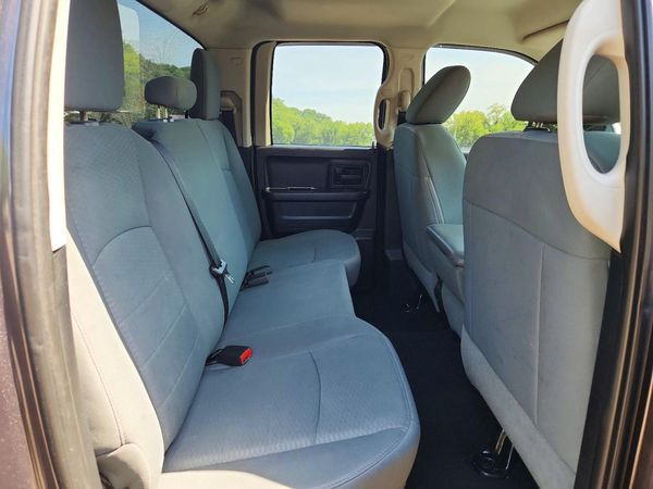 2014 RAM 1500 ST QUAD CAB 4X4